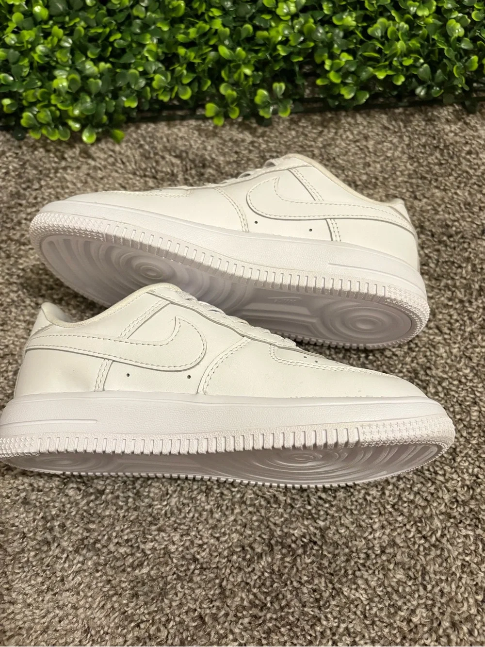 Nike Kids White Low-Top Velcro & Lace Sneakers